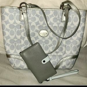 100%AUTHENTIC COACH PURSE WITH MATCHING COACH COLORBLOCK POLISHED LEATHER WALLET